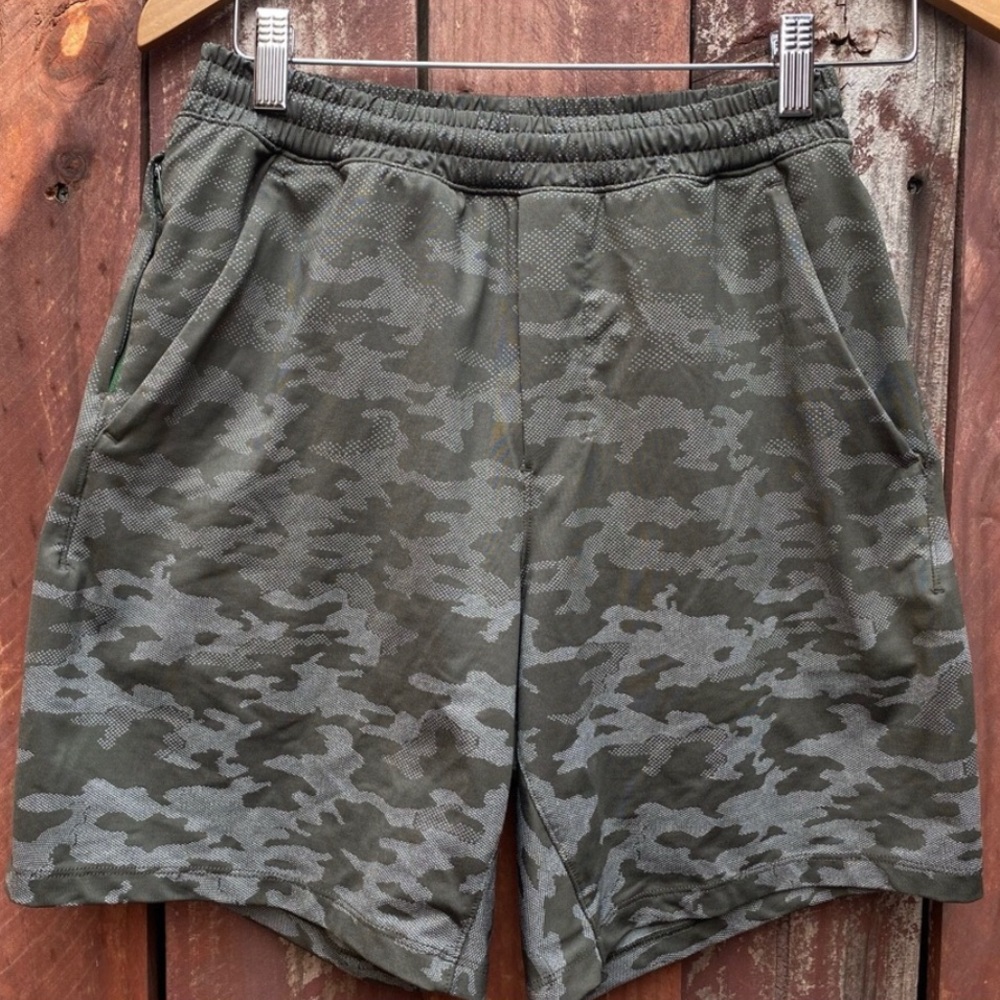 Lululemon Pace Breaker Short  7” Linerless - Small